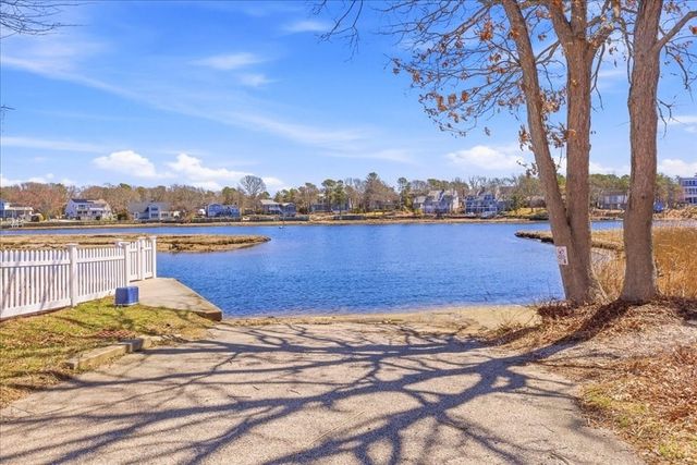 8 Canapitsit Dr, Falmouth, MA 02536