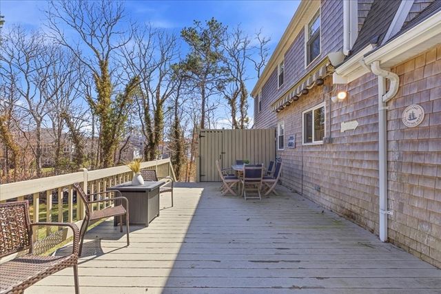 8 Canapitsit Dr, Falmouth, MA 02536