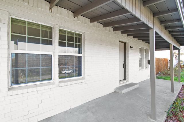 2409 Skyline Drive, Sansom Park, TX 76114