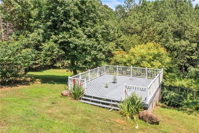 13 Rocky NE Circle, White, GA 30184