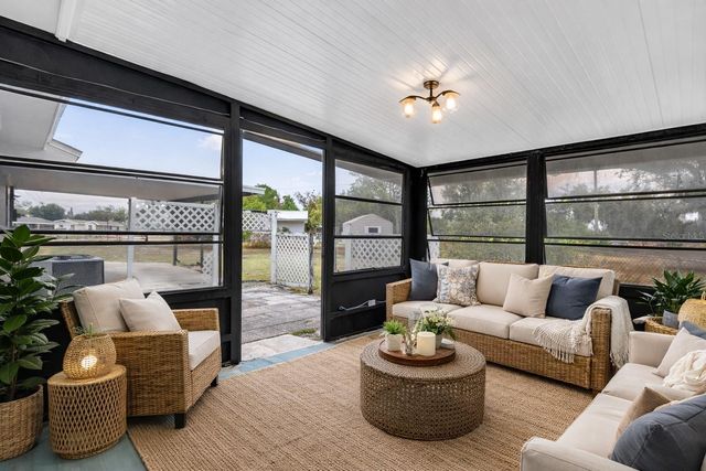 1002 SPIRIT LAKE ROAD, Winter Haven, FL 33880