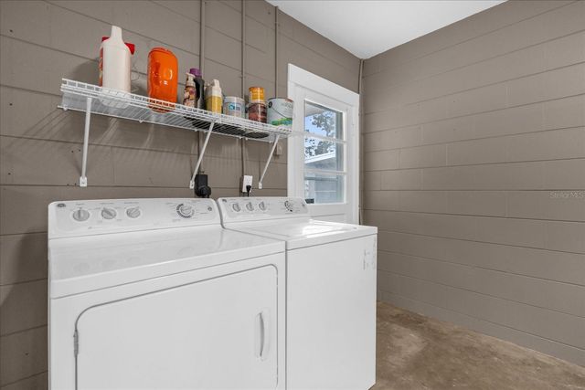 1002 SPIRIT LAKE ROAD, Winter Haven, FL 33880