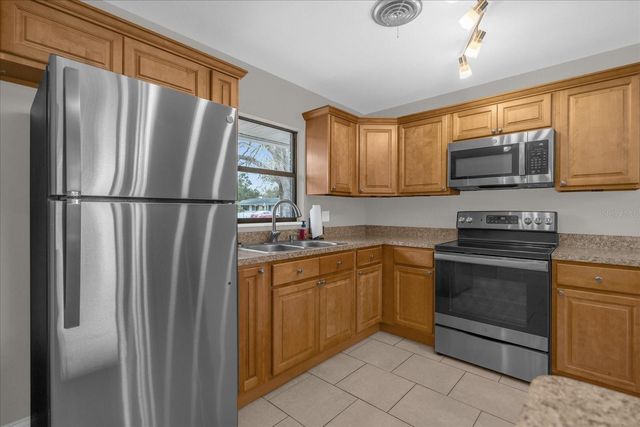 1002 SPIRIT LAKE ROAD, Winter Haven, FL 33880