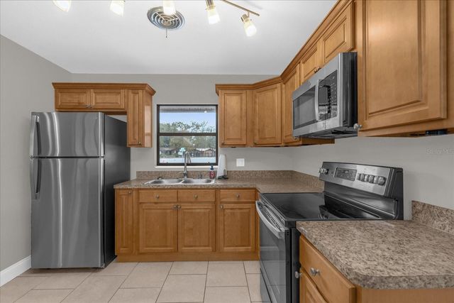 1002 SPIRIT LAKE ROAD, Winter Haven, FL 33880