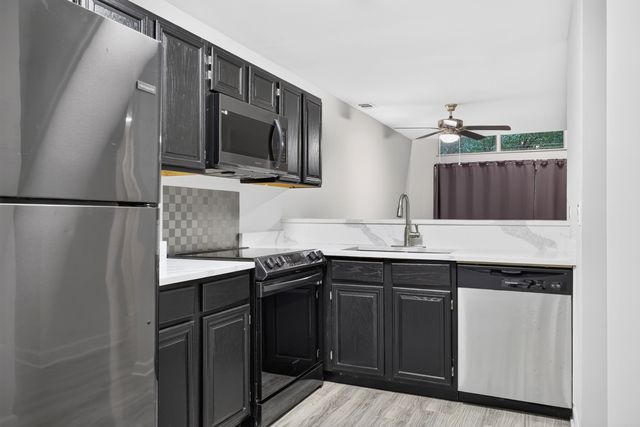 5931 Meadow Drive 157A, Lisle, IL 60532