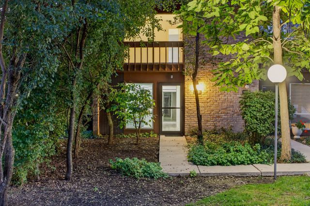 5931 Meadow Drive 157A, Lisle, IL 60532