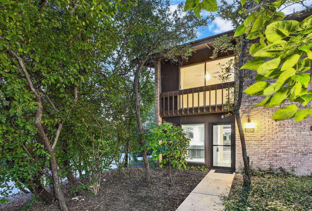 5931 Meadow Drive 157A, Lisle, IL 60532