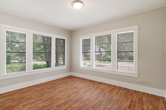 1358 Bonham St, Paris, TX 75460