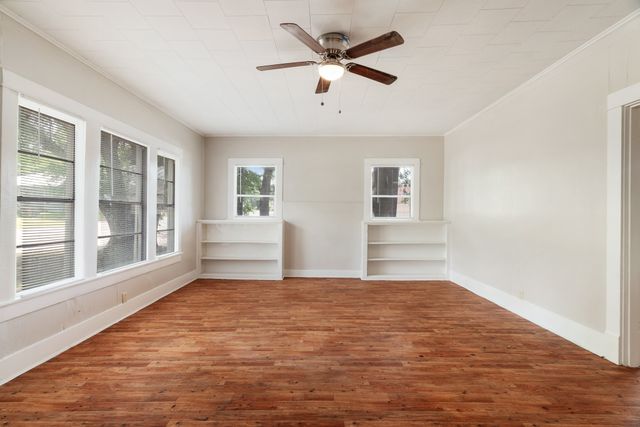1358 Bonham St, Paris, TX 75460