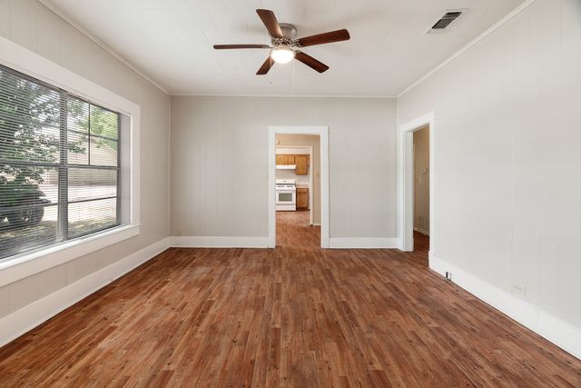 1358 Bonham St, Paris, TX 75460