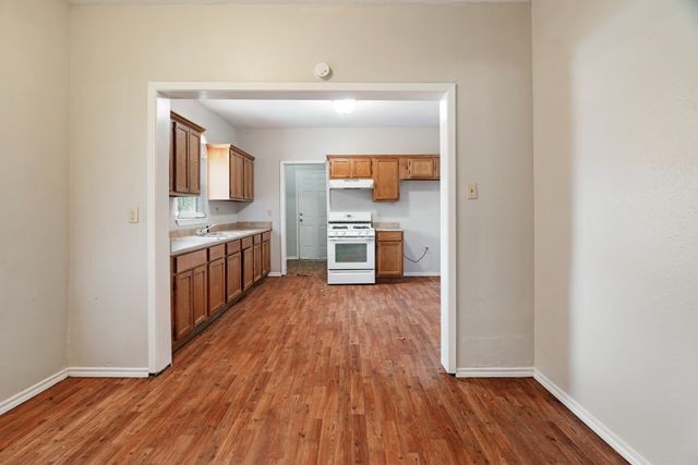 1358 Bonham St, Paris, TX 75460