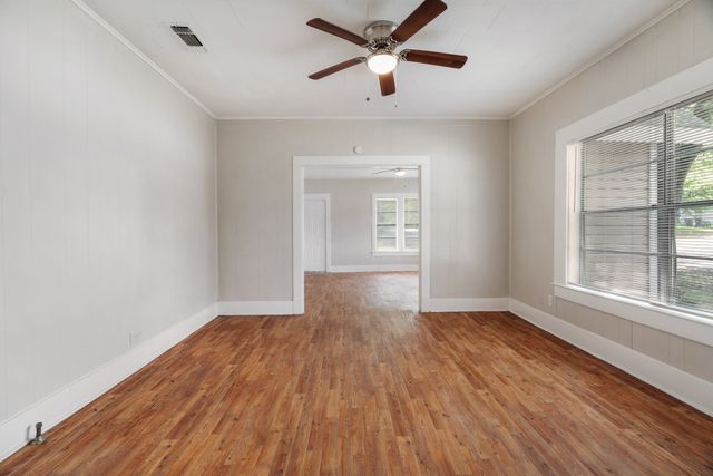 1358 Bonham St, Paris, TX 75460