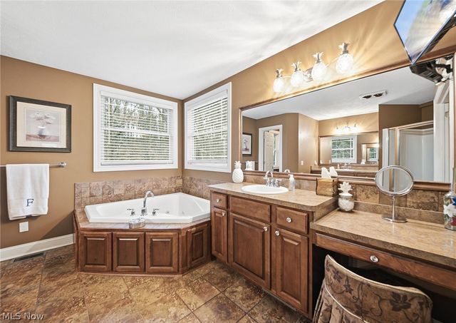 253 Anne Marie Court, Hinckley, OH 44233
