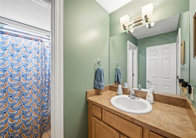 253 Anne Marie Court, Hinckley, OH 44233