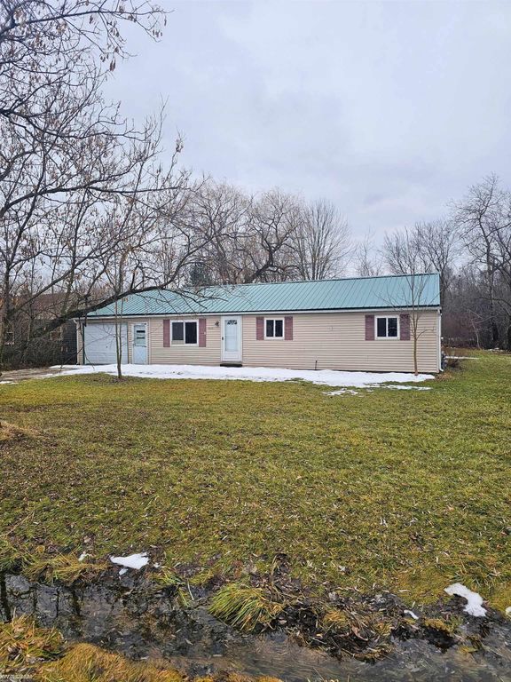 5035 burma Road, Kimball Twp, MI 48074