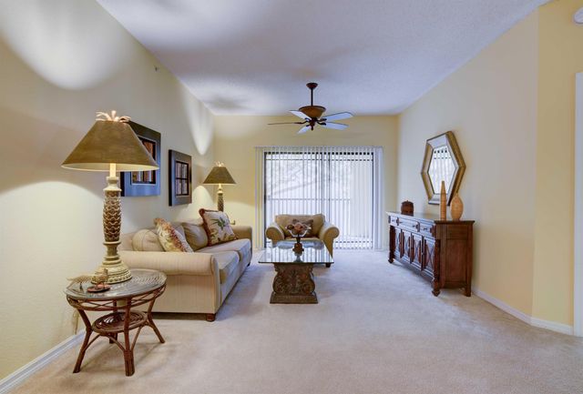 3020 Alcazar Place 207, Palm Beach Gardens, FL 33410