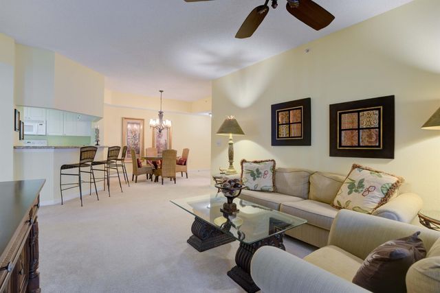 3020 Alcazar Place 207, Palm Beach Gardens, FL 33410