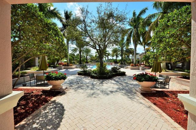 3020 Alcazar Place 207, Palm Beach Gardens, FL 33410