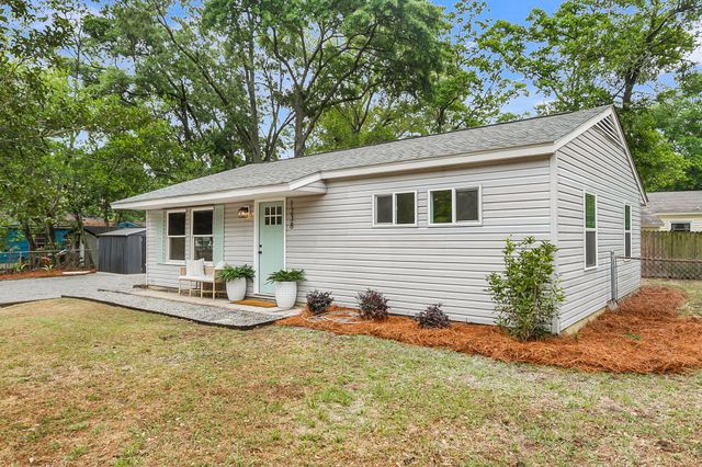 1238 Hawthorne Circle, Hanahan, SC 29410