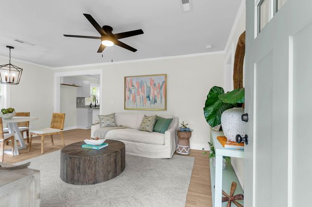 1238 Hawthorne Circle, Hanahan, SC 29410
