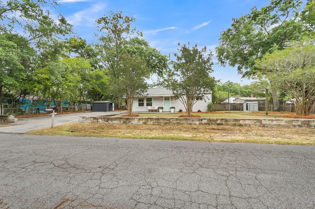 1238 Hawthorne Circle, Hanahan, SC 29410
