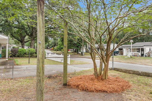 1238 Hawthorne Circle, Hanahan, SC 29410