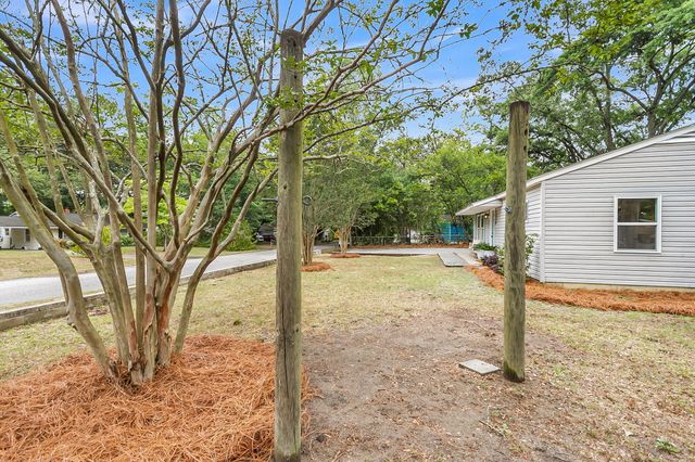 1238 Hawthorne Circle, Hanahan, SC 29410