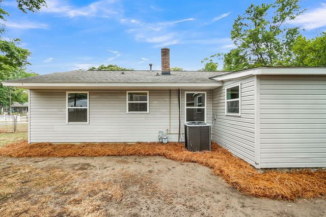 1238 Hawthorne Circle, Hanahan, SC 29410