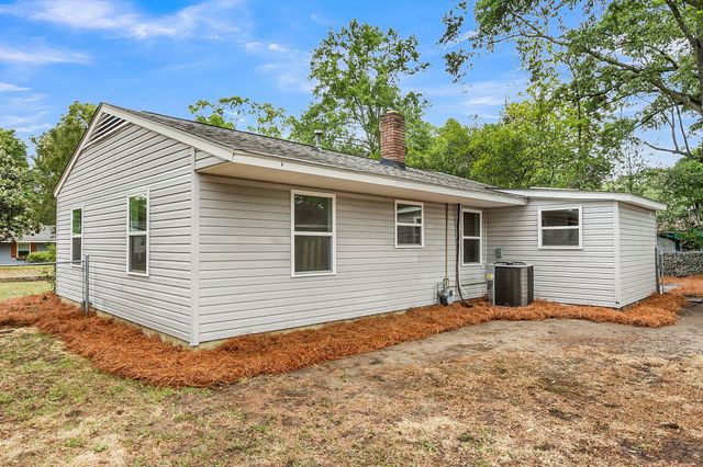 1238 Hawthorne Circle, Hanahan, SC 29410