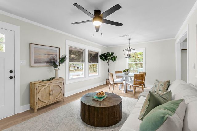 1238 Hawthorne Circle, Hanahan, SC 29410