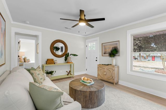 1238 Hawthorne Circle, Hanahan, SC 29410