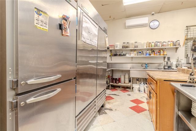 112 Westinghouse Ave, Wilmerding, PA 15148