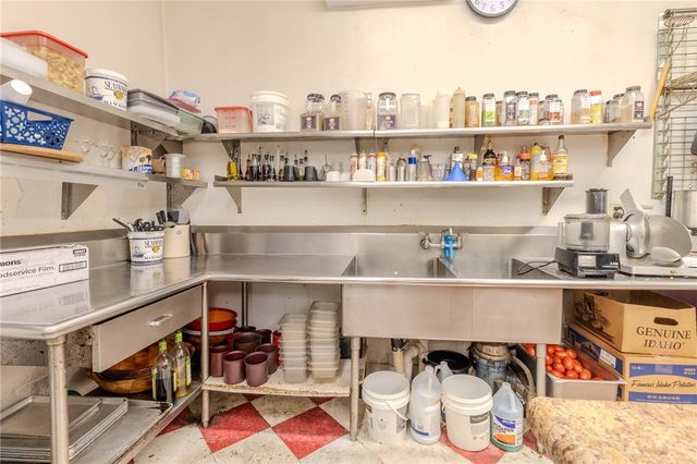 112 Westinghouse Ave, Wilmerding, PA 15148