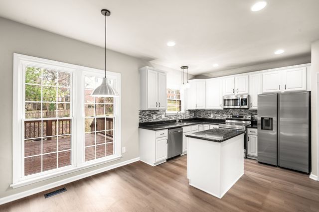 355 Springhouse Cir, Franklin, TN 37067