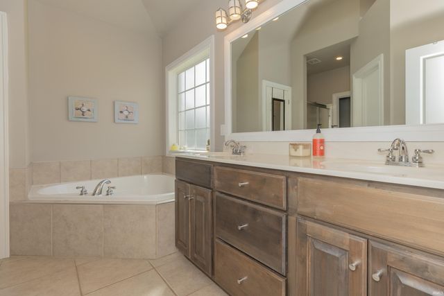 2411 BRANDALIN, Newburgh, IN 47630