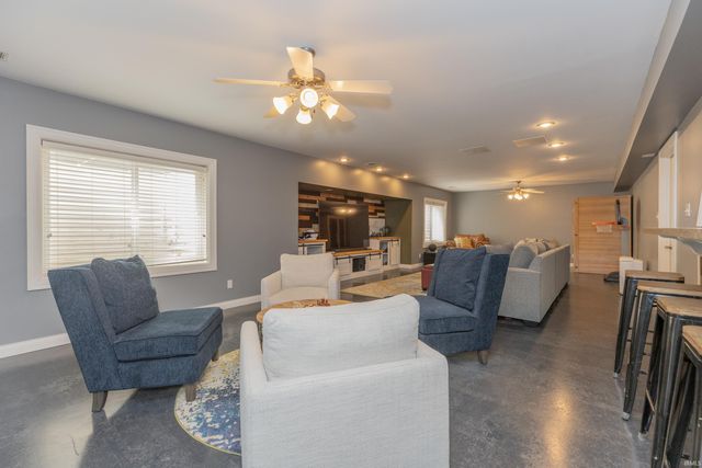 2411 BRANDALIN, Newburgh, IN 47630