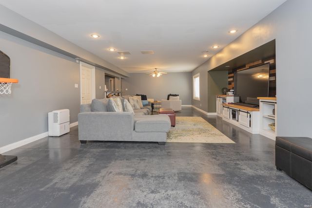 2411 BRANDALIN, Newburgh, IN 47630