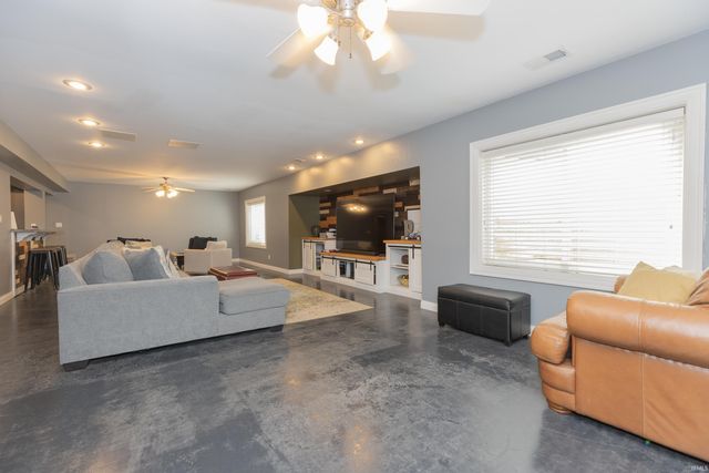 2411 BRANDALIN, Newburgh, IN 47630