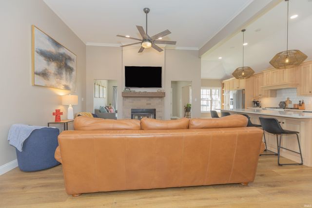 2411 BRANDALIN, Newburgh, IN 47630