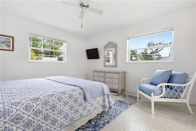 725 Dahlia Lane, Vero Beach, FL 32963