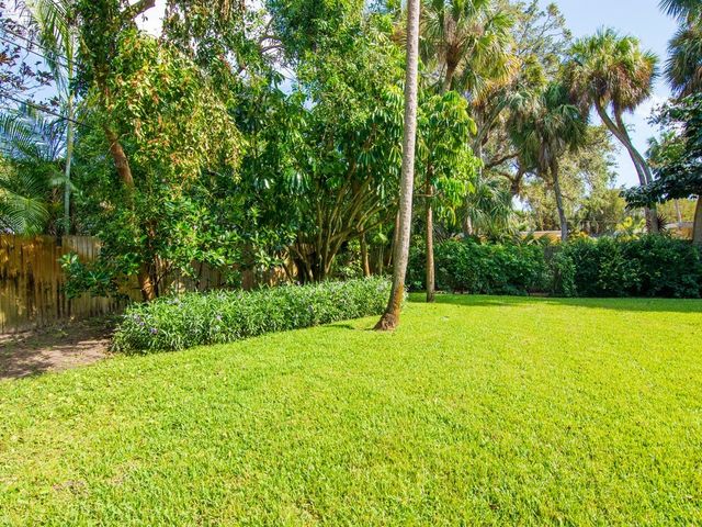 725 Dahlia Lane, Vero Beach, FL 32963