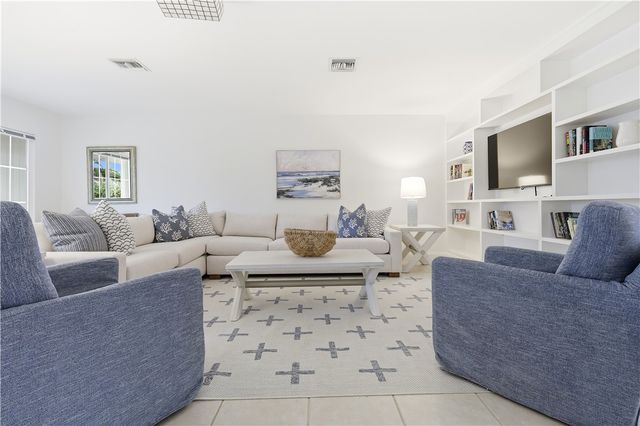 725 Dahlia Lane, Vero Beach, FL 32963