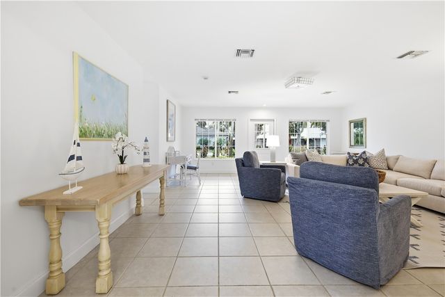 725 Dahlia Lane, Vero Beach, FL 32963