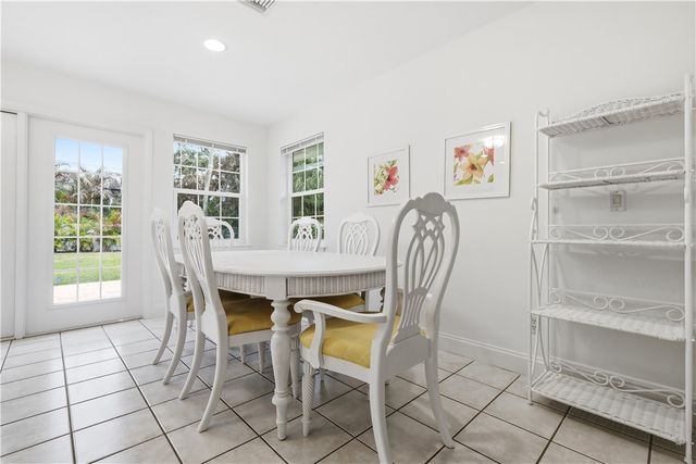 725 Dahlia Lane, Vero Beach, FL 32963