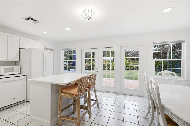 725 Dahlia Lane, Vero Beach, FL 32963