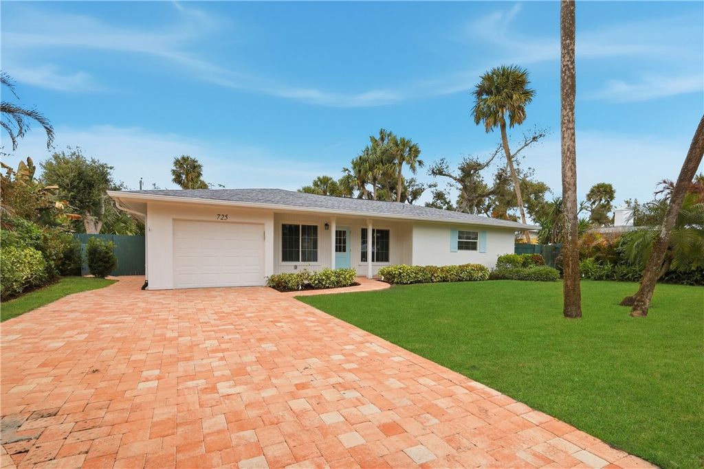 725 Dahlia Lane, Vero Beach, FL 32963