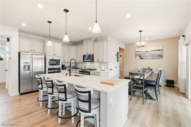 1404 Southbrook Circle NE, Canton, OH 44721