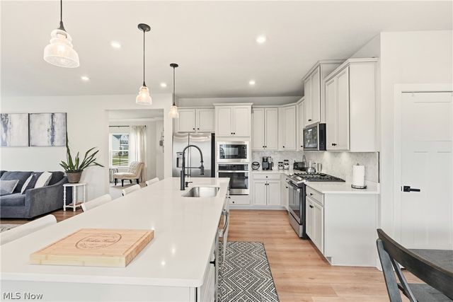 1404 Southbrook Circle NE, Canton, OH 44721