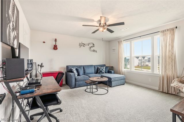 1404 Southbrook Circle NE, Canton, OH 44721