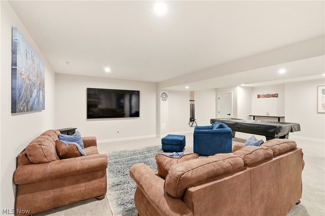 1404 Southbrook Circle NE, Canton, OH 44721